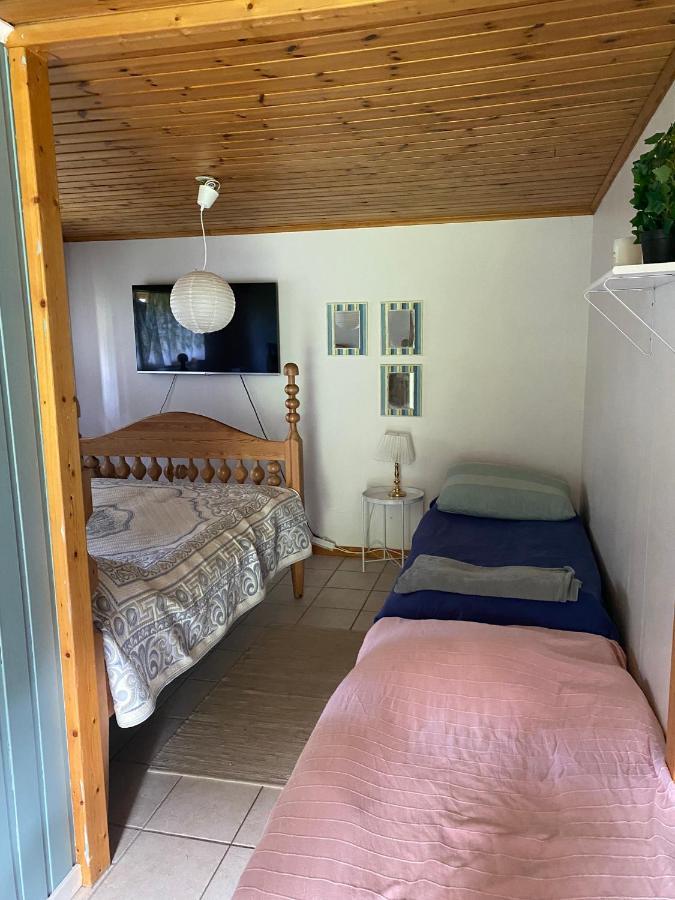 Gaeststuga I Loefsaeng Hajstorp Тёребуда Экстерьер фото